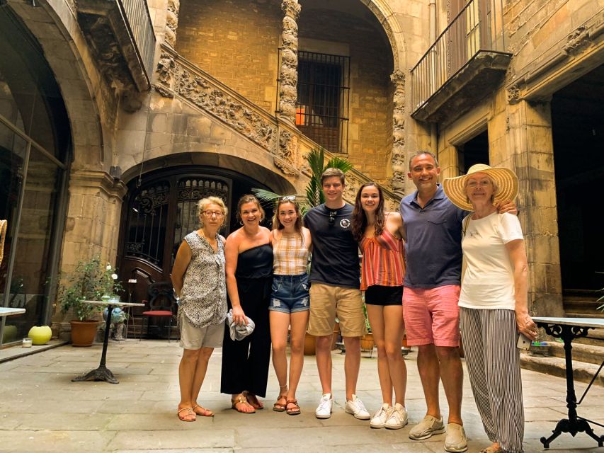 Barcelona: City Tour & Flamenco Show with Wine & Tapas - Guides, language, and the pace of the evening