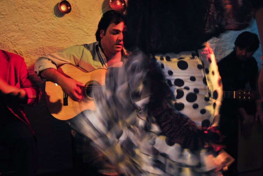 Barcelona: City Tour & Flamenco Show with Wine & Tapas - Santa Maria del Mar and the Born church stop