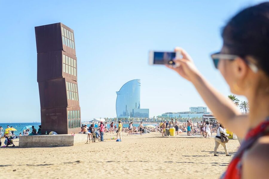 Barcelona eBike Tour with Wine and Tapas Experience - La Ribera and El Born: old Barcelona with room to wander