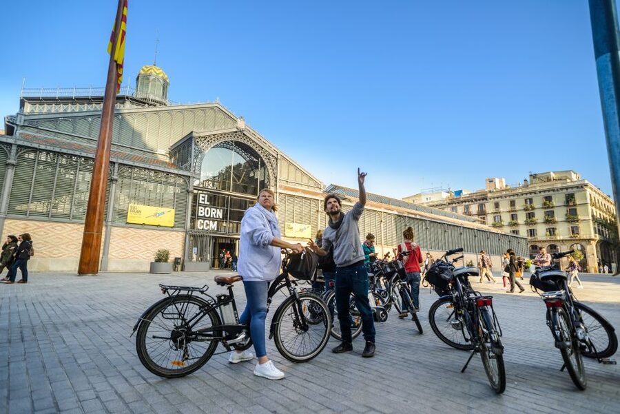 Barcelona eBike Tour with Wine and Tapas Experience - Parc de la Ciutadella: a green pause in the city