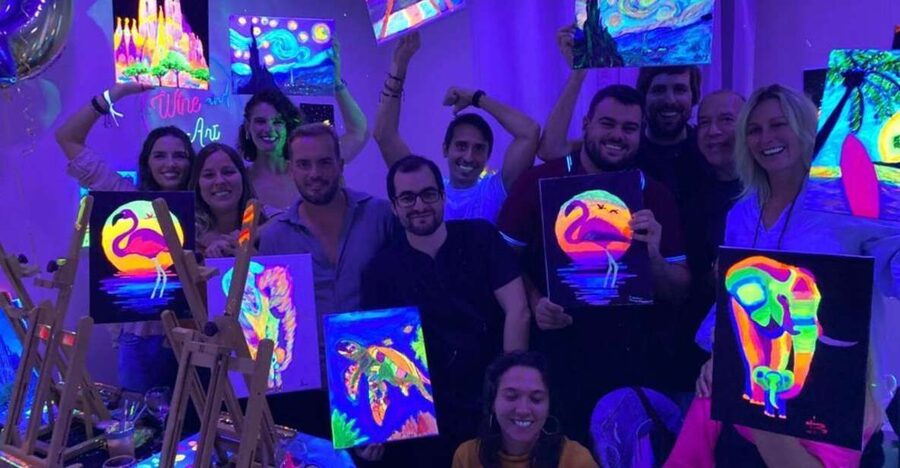 Barcelona: Fluorescent Paint and Wine Workshop - Choosing your own subject instead