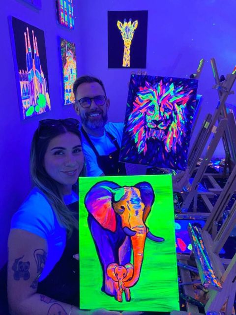 Barcelona: Fluorescent Paint and Wine Workshop - Starting with a guided painting