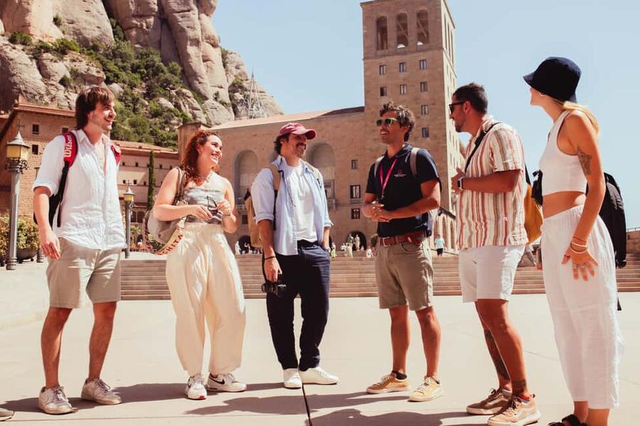 Barcelona: Full-Day Montserrat & Wine Small Group Tour - How to use your free time at Montserrat