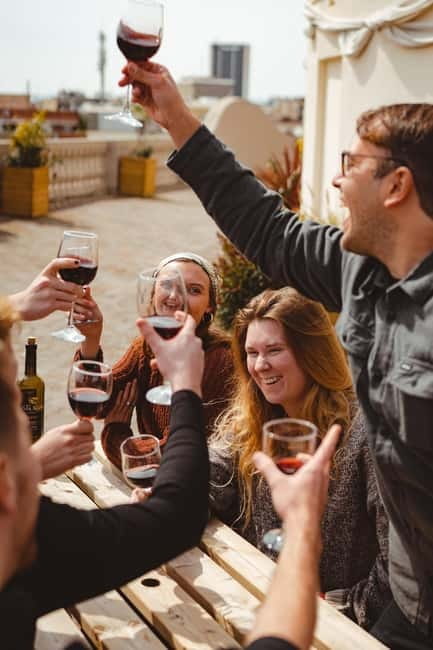 Barcelona: Fun & Unpretentious Rooftop Wine Tasting - What the two-hour flow feels like