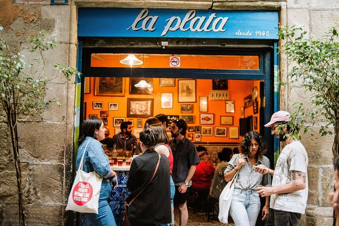 Barcelona Gothic Quarter Tapas & Taverns Food & Wine Tour - A food tour that uses the Gothic Quarter as its dining room