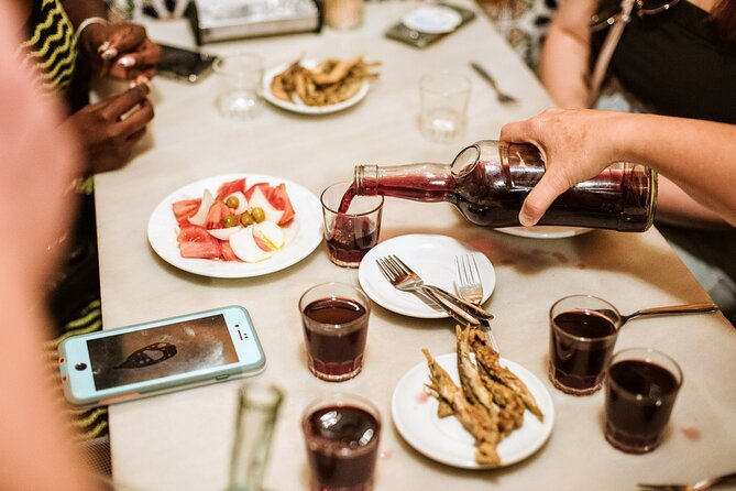 Barcelona Gothic Quarter Tapas & Taverns Food & Wine Tour - Who should book this tour?