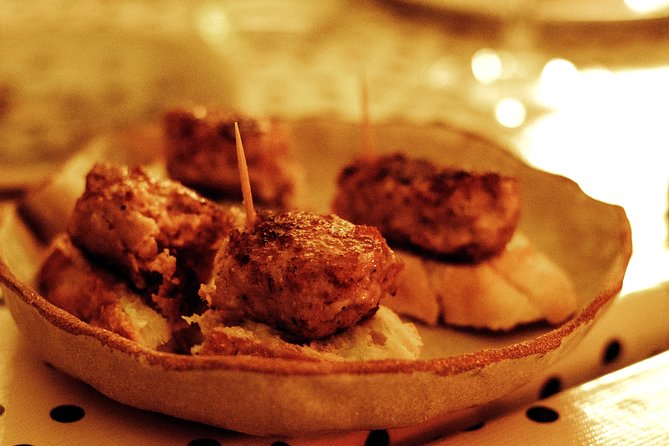 Barcelona Gothic Quarter VIP Tapas & Wine Tour - El Born, Roman walls, and the old city between plates
