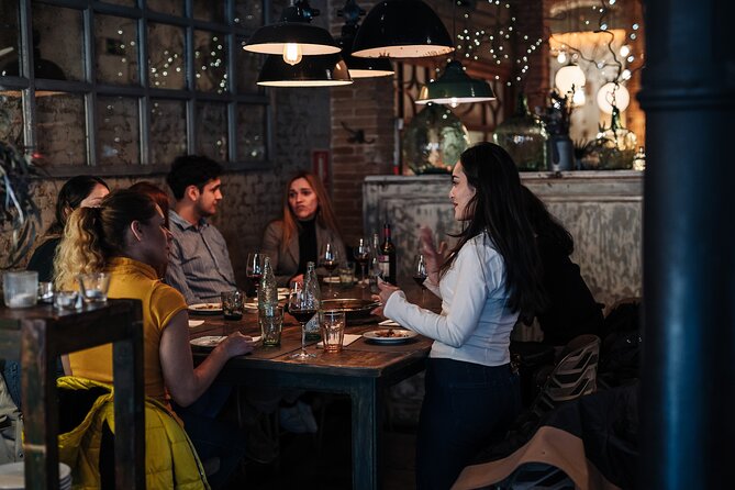 Barcelona: Guided Food Walking Tour with Tapas and Wine - Choosing pintxos on Carrer de Montcada