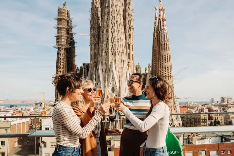 Barcelona: Sagrada Familia Evening Tour with Cava - Who will enjoy this tour most