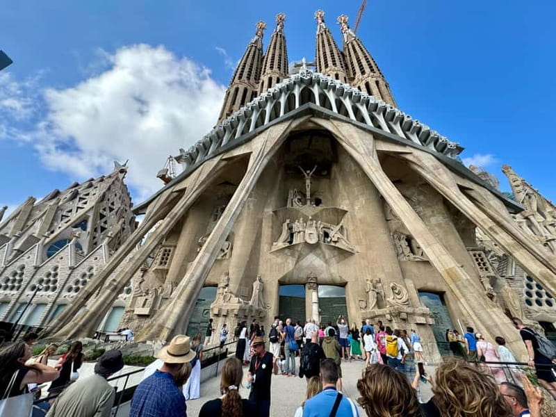 Barcelona: Sagrada Familia, La Pedrera & Cava Tasting Tour - Entering Sagrada Familia with a separate entrance