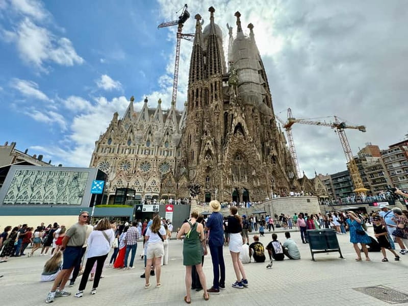 Barcelona: Sagrada Familia, La Pedrera & Cava Tasting Tour - Starting inside La Pedrera on Passeig de Gràcia