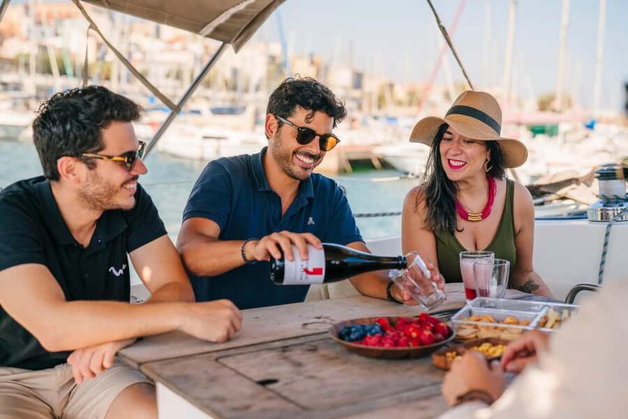 Barcelona: Sailing Cruise & Vineyard Tour with Wine Tasting - Key points at a glance