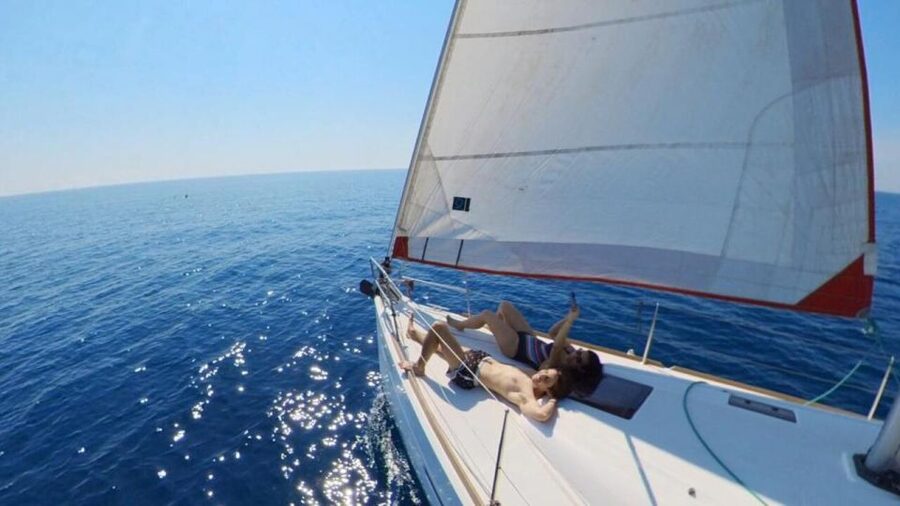 Barcelona: Sunset Sailing Experience with Snacks and Cava - Practical booking details