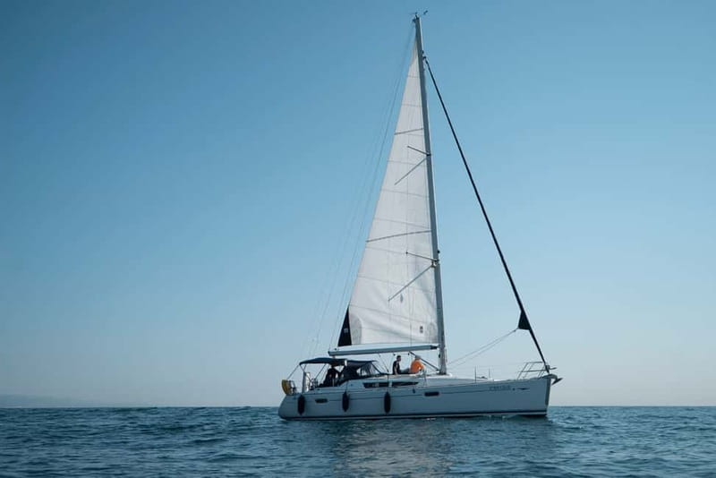 Barcelona: Sunset Skyline Cruise with Cava and Snacks - What the strong ratings tell you