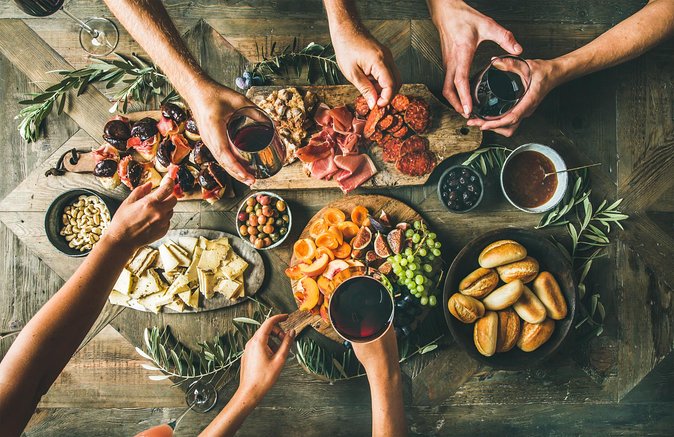 Barcelona Tapas & Wine Private Tour in Traditional Taverns - What This Barcelona Food Walk Actually Feels Like