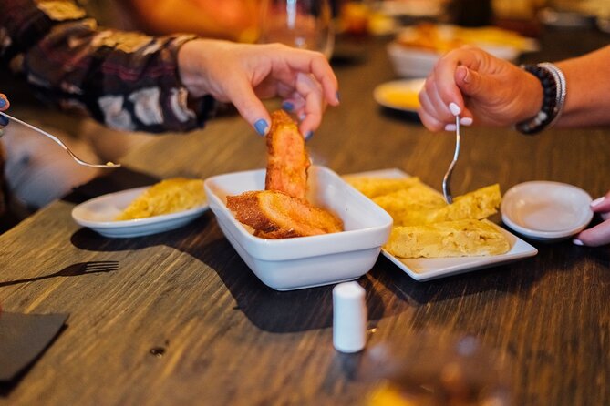 Barcelona Tapas & Wine Walking Tour with Optional Flamenco - Timing, meeting point, and comfort