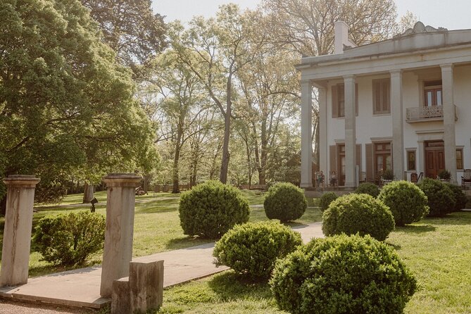 Belle Meade Guided Mansion Tour with Complimentary Wine Tasting - Checking In at the Visitor Center