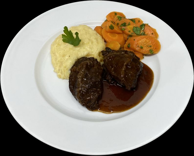 Berlin: Dinner Cruise on the Spree with Prosecco - A sunset meal with Berlin moving past your window