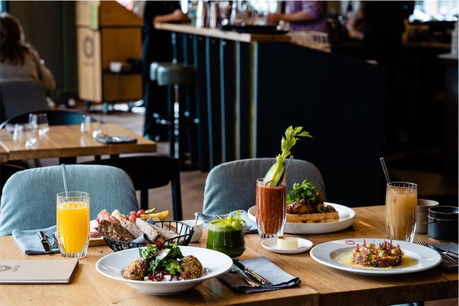 Berlin: Fine Dining Breakfast with Champagne in Schoneberg - What the Schöneberg location adds