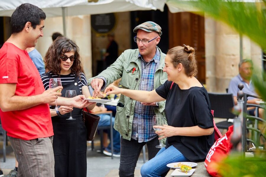 Bilbao: Exclusive Food & Wine Tasting Tour with Local Guide - The six pintxos stop by stop
