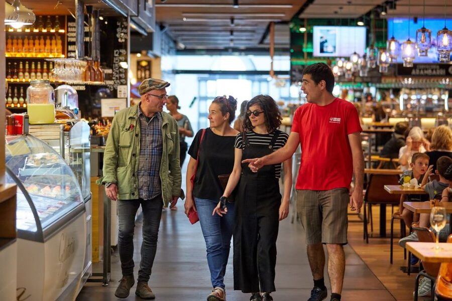 Bilbao: Exclusive Food & Wine Tasting Tour with Local Guide - Local stories make the walk worthwhile