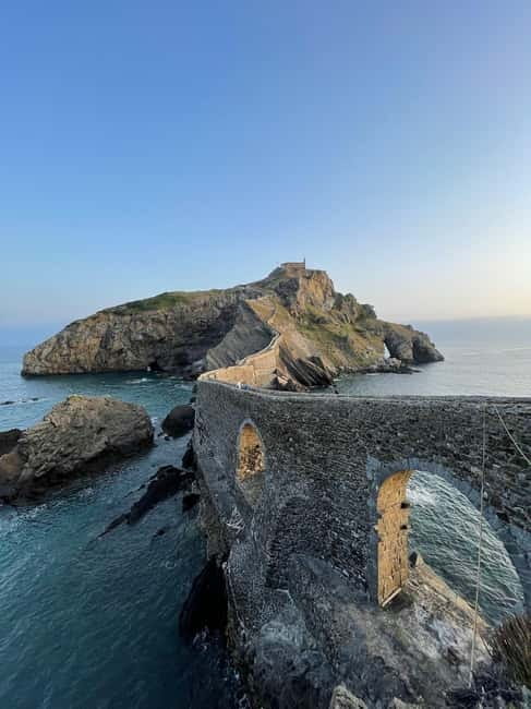 Bilbao: Gaztelugatxe, Bermeo, Mundaka, Gernika, & Wine Tour - Bermeo brings the coast back to everyday life