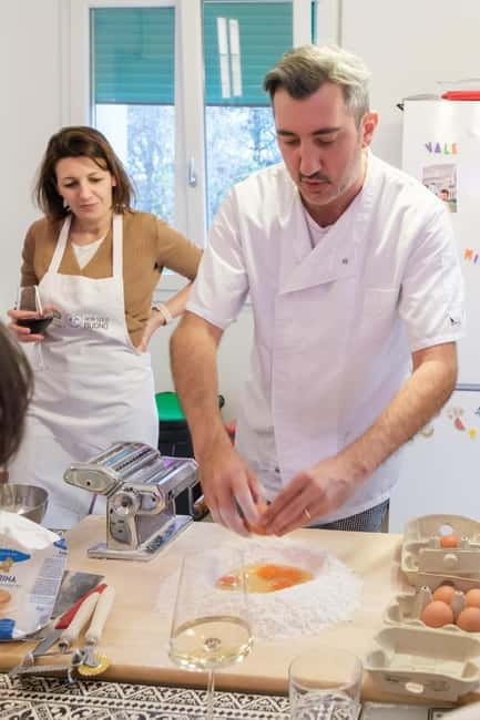 Bologna: 3 Pastas, Tiramisu and Unlimited Wine Tasting - Who should book this experience?