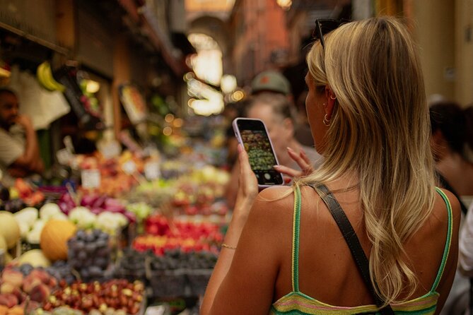Bologna: Dinner, Wine & Tastings Walking Tour - Starting at Neptune’s Fountain
