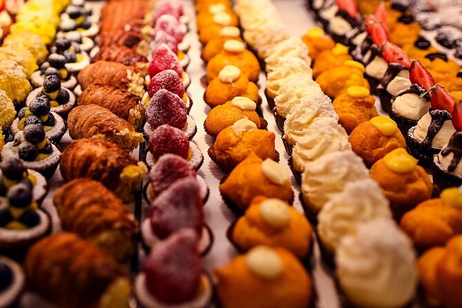 Bologna Food & Market Tour with 6 Tastings, Pasta, Wines & More - San Petronio and Piazza Santo Stefano