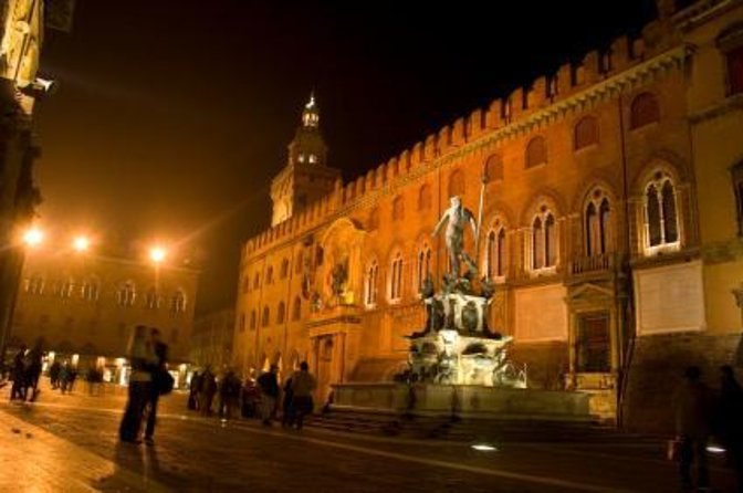 Bologna Food & Wine tour with a local Chef - Starting at Piazza Maggiore with a local chef