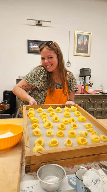 Bologna: Pasta Cooking Class, Ragu & Wine with Local Host - What the $79 price includes
