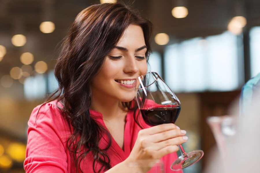 Bologna: Wine Tasting Tour in One of the Oldest Inns - Starting at the Fountain of Neptune