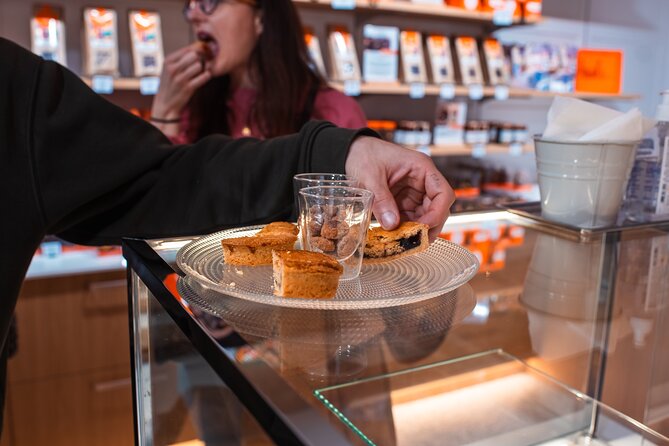 Bordeaux Afternoon Food Tour : Sweets, Wine and Cheese - Why this Bordeaux food tour works well