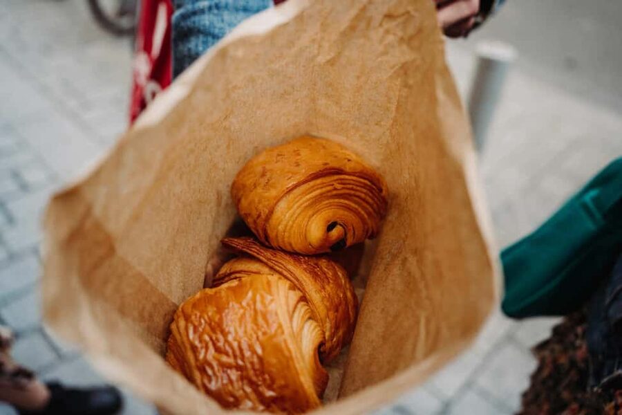 Bordeaux: Guided Food and Wine Tour with Tastings - A daily special near Bordeaux city hall