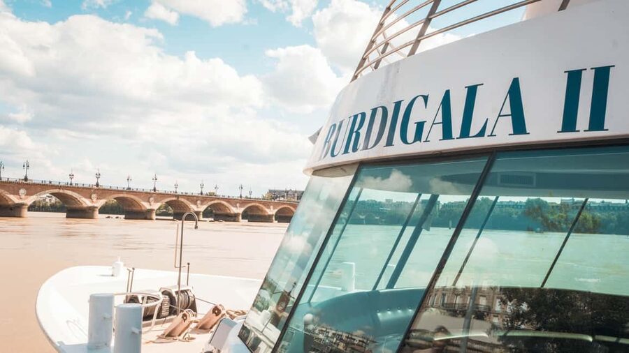 Bordeaux: Guided Wine and Canelé Discovery Cruise - Who should book this Bordeaux cruise?
