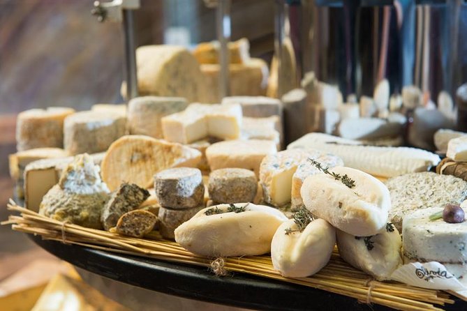 Bordeaux Old Town & Market Local Food with Wine Tastings Tour - Key points to know before you book