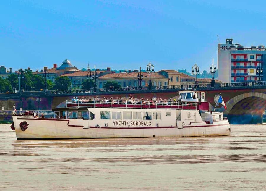 Bordeaux: River Garonne Cruise with Glass of Wine and Canelé - What the Maddalena offers on board