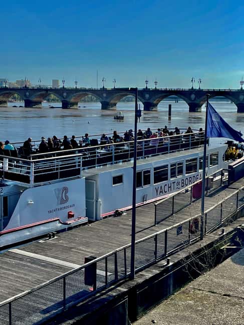 Bordeaux: River Garonne Cruise with Glass of Wine and Canelé - Place des Quinconces and the Chartrons district