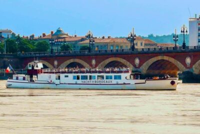 River Garonne Cruise with Glass of Wine and Canelé