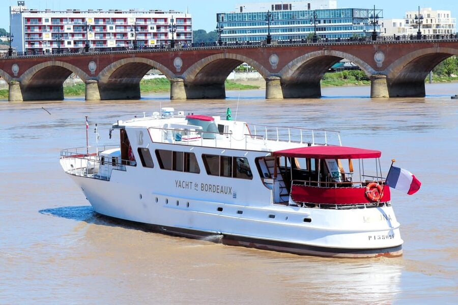 Bordeaux: River Garonne Cruise with Glass of Wine and Canelé - The farthest point and the return along the Garonne