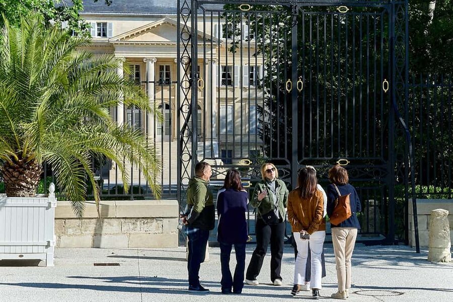 Bordeaux: Saint-Emilion and Medoc Full-Day Wine Experience - The pace, transport, and real drawbacks