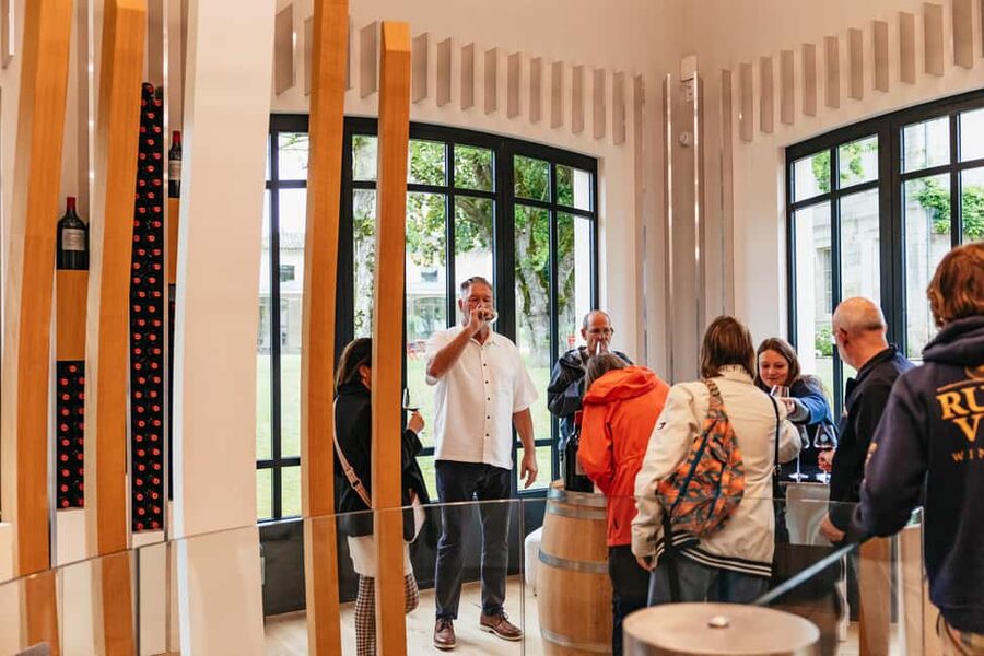 Bordeaux: St. Emilion Day Trip with Wine Tasting and Lunch - Second winery: compare a different Saint-Émilion style