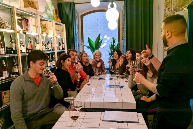 Born to Eat: Gourmet Tapas & Wine Small Group Tour in Old Barcelona - The first stop: aperitifs in a rustic El Born bar