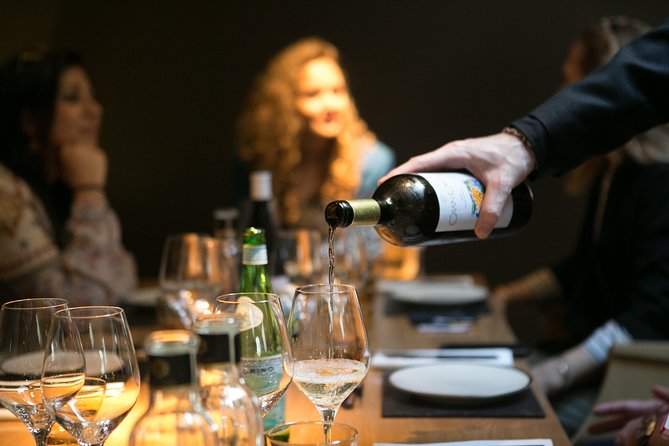 Born to Eat: Gourmet Tapas & Wine Small Group Tour in Old Barcelona - Why the small group changes the evening