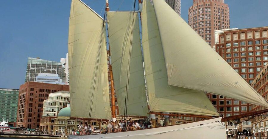 Boston: Harbor Champagne Sunset Sail from Rowes Wharf - Rowes Wharf check-in and boarding