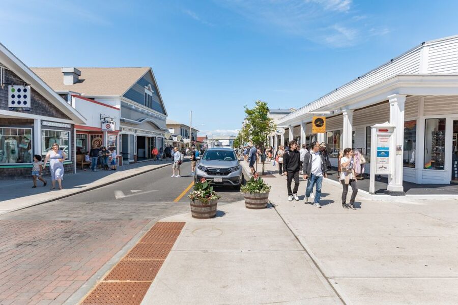 Boston: Martha's Vineyard Day Trip with Optional Island Tour - Choosing between the guided and independent options