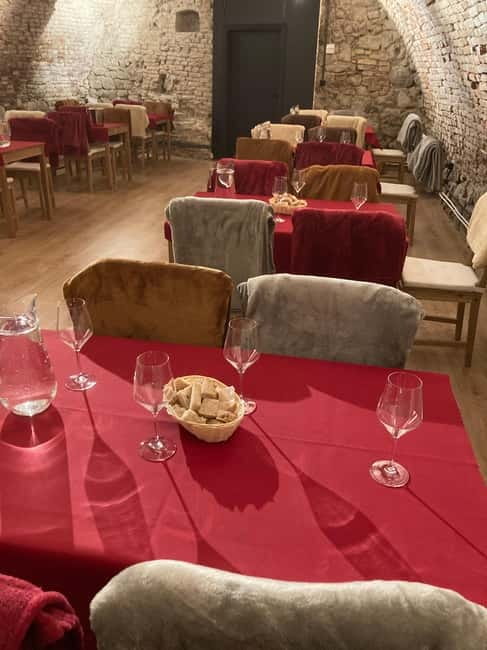 Bratislava: Wine Tasting Experience in the Dark - A brisk 40-minute itinerary