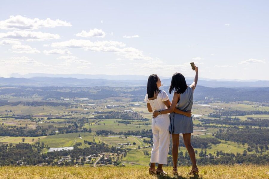 Brisbane: Tamborine Mountain Local Winery Tour with Lunch - The changing bus setup and the long return