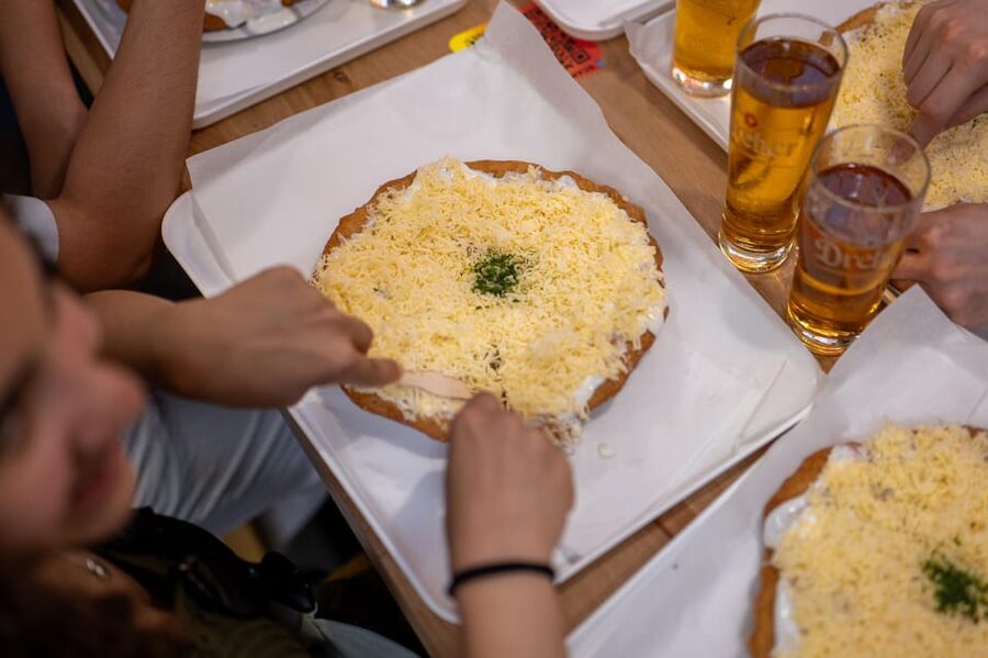 Budapest: Guided Food Tour with Wine, Beer, and Shots - Flódni and the sweet finish