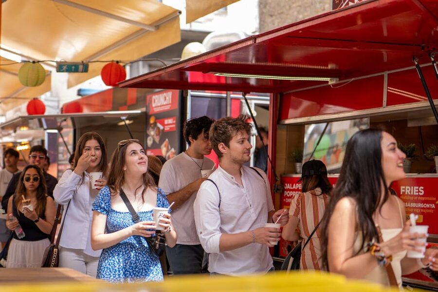 Budapest: Guided Food Tour with Wine, Beer, and Shots - The street-food opening: soup and lángos